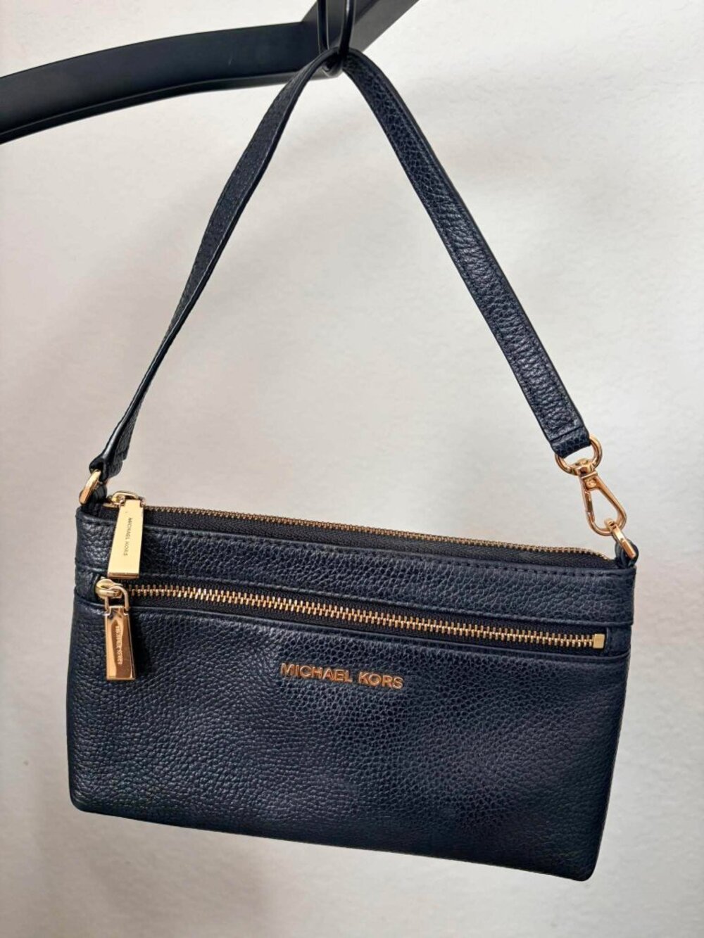 Michael Kors Jet Set Black Pebbled Leather Convertible Wristlet / Shoulder Bag